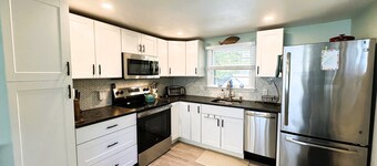 New! Sandy Point-Private beach/Dog Friendly