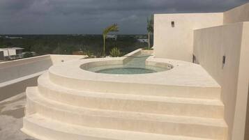 Departamento, 1 habitación, alberca privada | Tina de hidromasaje al aire libre