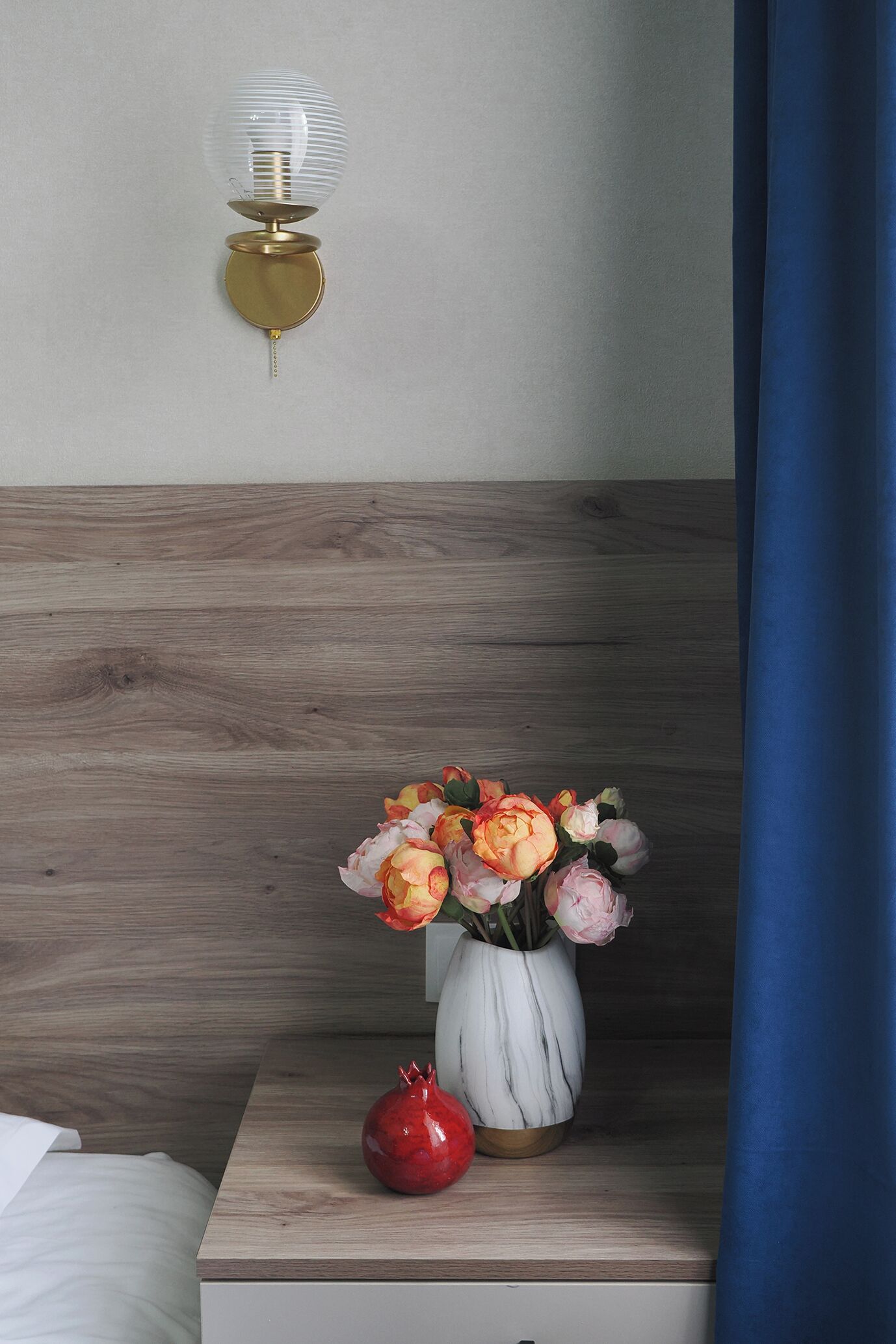 Escrivaninha, espaço de trabalho para notebook, quartos à prova de som