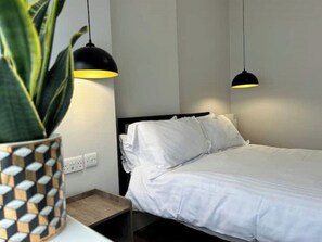1 chambre, fer et planche Ă repasser, Wi-Fi, draps fournis