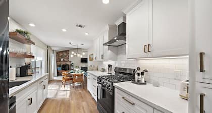 Nr The Woodlands Houston Retreat | Yard BBQ Games