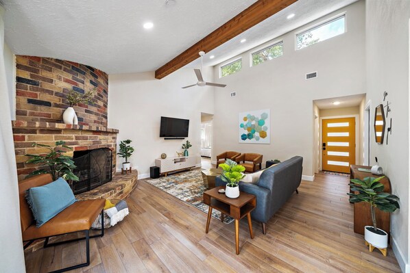 Smart TV, books, offices