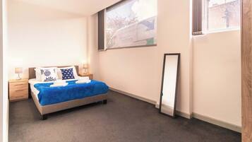 1 bedroom, desk, iron/ironing board, WiFi