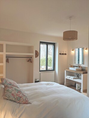 4 Schlafzimmer, Bügeleisen/Bügelbrett, WLAN