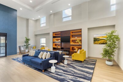 Comfort Suites Central Valley - Woodbury