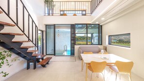 Basic Room, 1 Bedroom (New wing Poolvilla 3 (Sky view)) - Gangneung Staydasiolgae Poolvillapension (Gangneung)