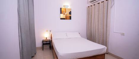 3 bedrooms, WiFi, bed sheets