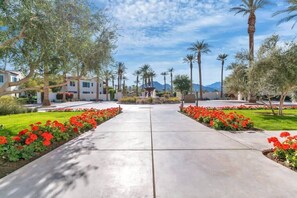 Property grounds - Lux Ground Floor Studio in heart of La Quinta #C (La Quinta)
