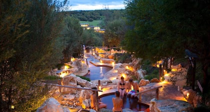 Sunrise@Rye | Relaxing Two-Bedroom Retreat Hot Springs