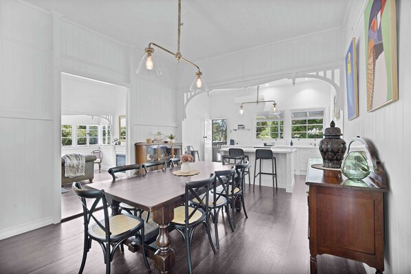 Dining - Rambling Roses: Timeless Retreat in Witta for 8 (Witta)