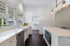 Private kitchen - Rambling Roses: Timeless Retreat in Witta for 8 (Witta)