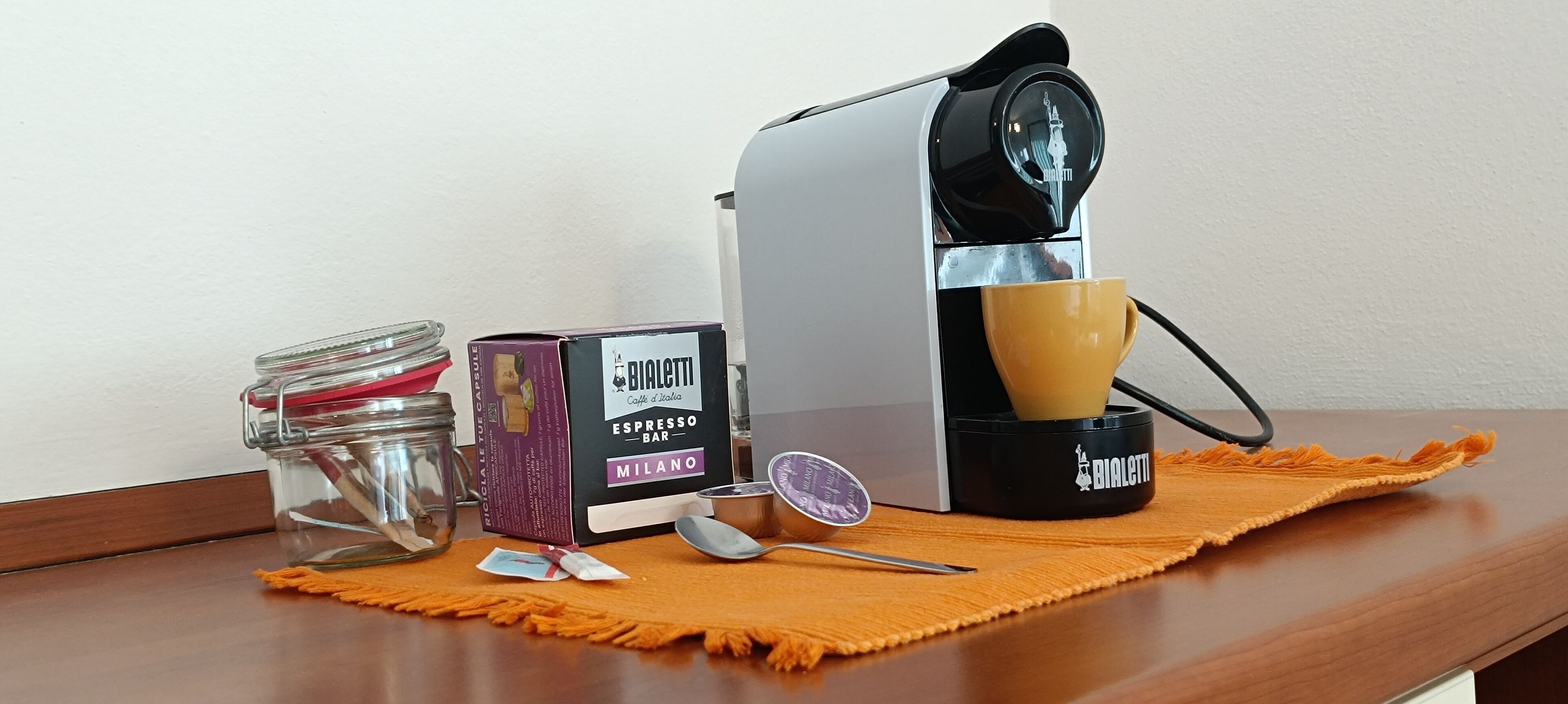 Kaffee und/oder Kaffeemaschine