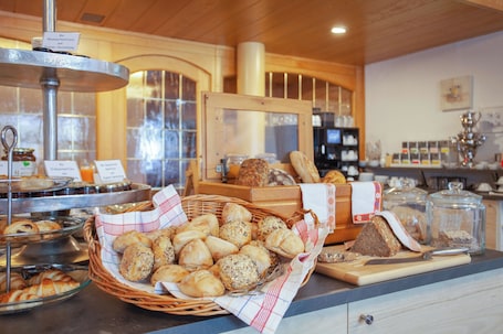 Desayuno buffet incluido todos los días . Bio Hotel Upländer Hof