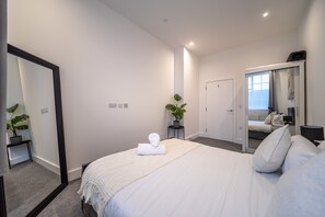 1 bedroom, iron/ironing board, travel crib, internet - The Essex Hideaway - Chelmsford (Chelmsford)