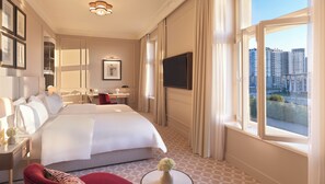 Deluxe Twin Room | 1 bedroom, free minibar, in-room safe, blackout curtains