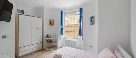 Apartment | 2 bedrooms, free WiFi, bed sheets