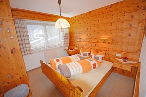 Apartment | 2 bedrooms, bed sheets - Apartment in Arzl-wald With Mountain Views (Arzl im Piztal)