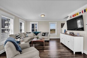 Smart TV - Slow down, unwind, and soak up "Topsail Time" (North Topsail Beach)