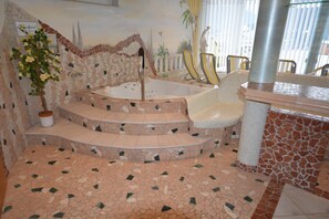 Spa treatment - Charming Apartment in Arzl im Pitztal Near Forest (Arzl im Piztal)