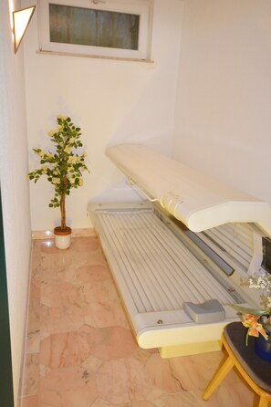 Spa treatment - Charming Apartment in Arzl im Pitztal Near Forest (Arzl im Piztal)