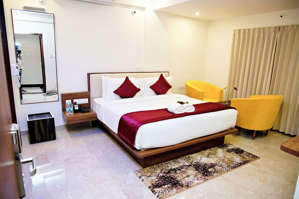 1 bedroom, desk, laptop workspace, free WiFi