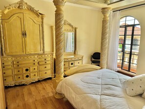 4 chambres, fer et planche à repasser, Wi-Fi, draps fournis