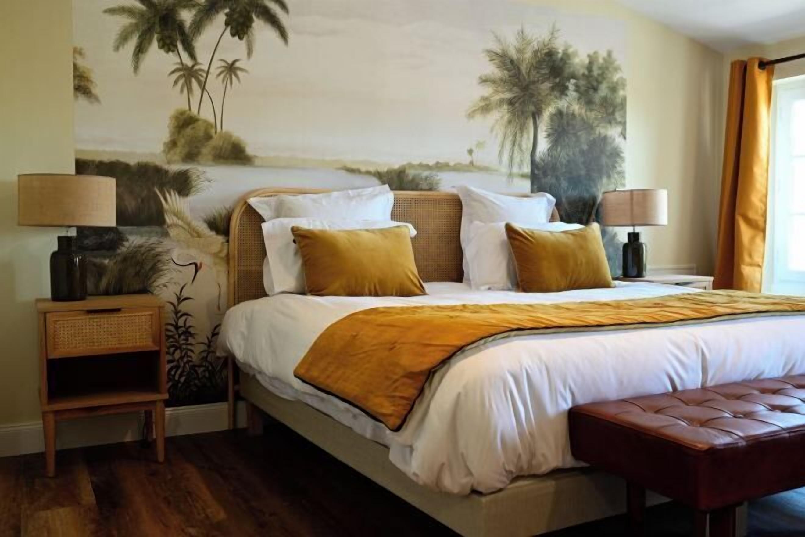 In-room safe, laptop workspace, free WiFi, bed sheets