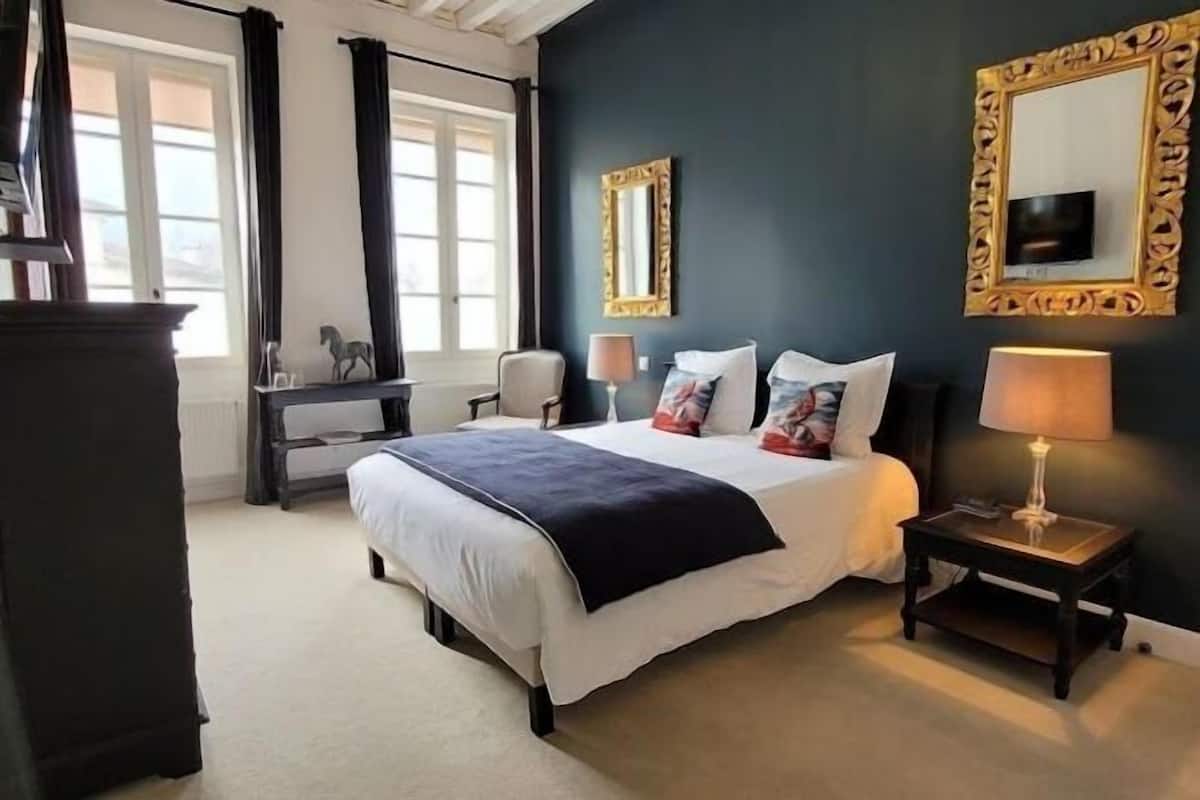 Värdeförvaringsskåp på rummet, arbetsyta för laptop och gratis wi-fi