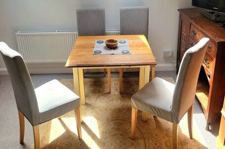 3 Bed Lodge apartment with ensuites and balcony, near the beach in a quiet area - Image 8