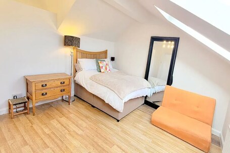 3 Bed Lodge apartment with ensuites and balcony, near the beach in a quiet area - Image 22