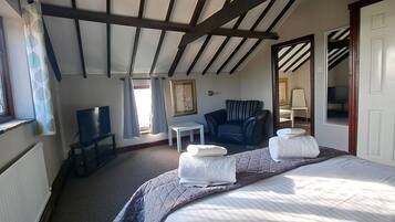 4 bedrooms, iron/ironing board, free WiFi, bed sheets