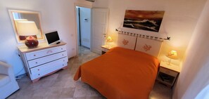 1 chambre, fer et planche à repasser, accès au Wi-Fi (inclus)