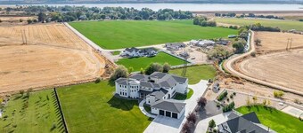 14,000 SqFt Estate w/ Gym Theater Suana Sleeps 40+