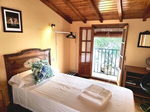 4 slaapkamers, een strijkplank/strijkijzer, wifi, beddengoed