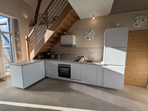 Kühlschrank, Mikrowelle, Geschirrspüler