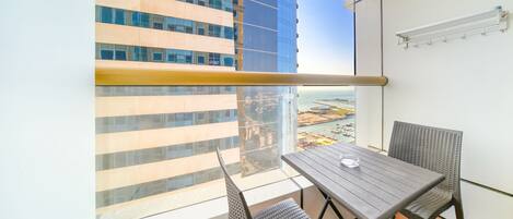 Comfort Apartment, Partial Sea View | Balkoni