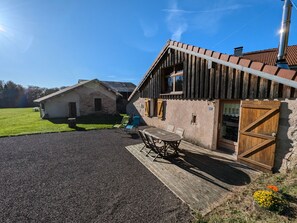 تناول الطعام بالخارج