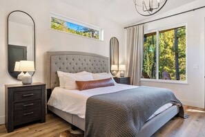 4 bedrooms, iron/ironing board, travel crib, free WiFi