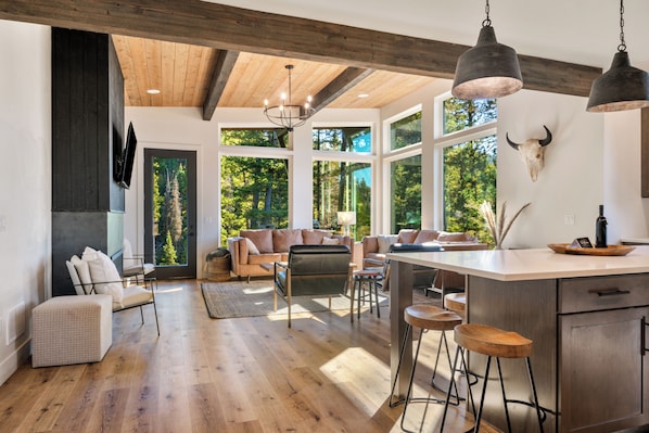 TV connectée, cheminée