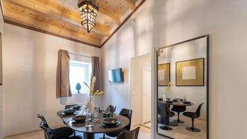 Appartement Duplex Design, balcon, vue cour intérieure | Cuisine privée