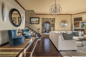 Interior - Panoramic Ocean Views - Spanish Villa+Rooftop Spa (San Diego)