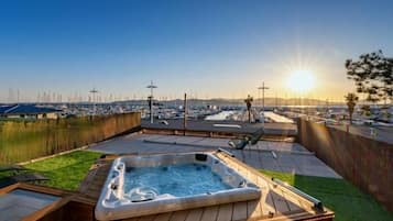 Bain à remous extérieur
