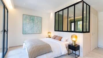 4 bedrooms, iron/ironing board, WiFi