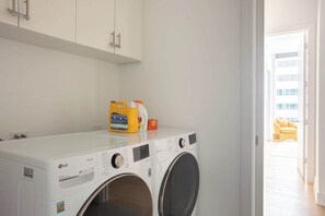 Interior - PH w/ Bean & Lake Views, An Elite Stay (Chicago)