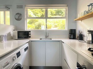 Coffee/tea maker, fridge, microwave, oven - Simon’s Town Seaside Apt | Views, Balcony, Parking (Cape Town)