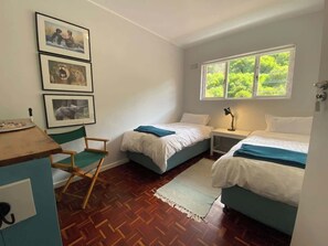 2 habitaciones, tabla de planchar con plancha, wifi y ropa de cama