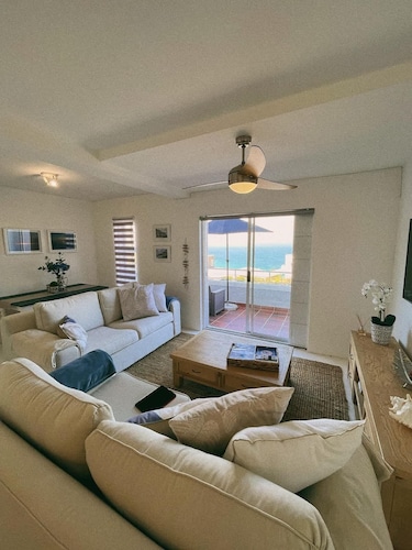 Couples getaway with jetted bath & views