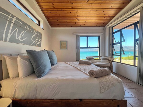 4 bedrooms, iron/ironing board, travel cot, WiFi