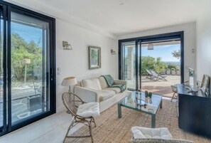 Fernseher, Stereoanlage