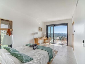 3 Schlafzimmer, Bügeleisen/Bügelbrett, Internetzugang, Bettwäsche